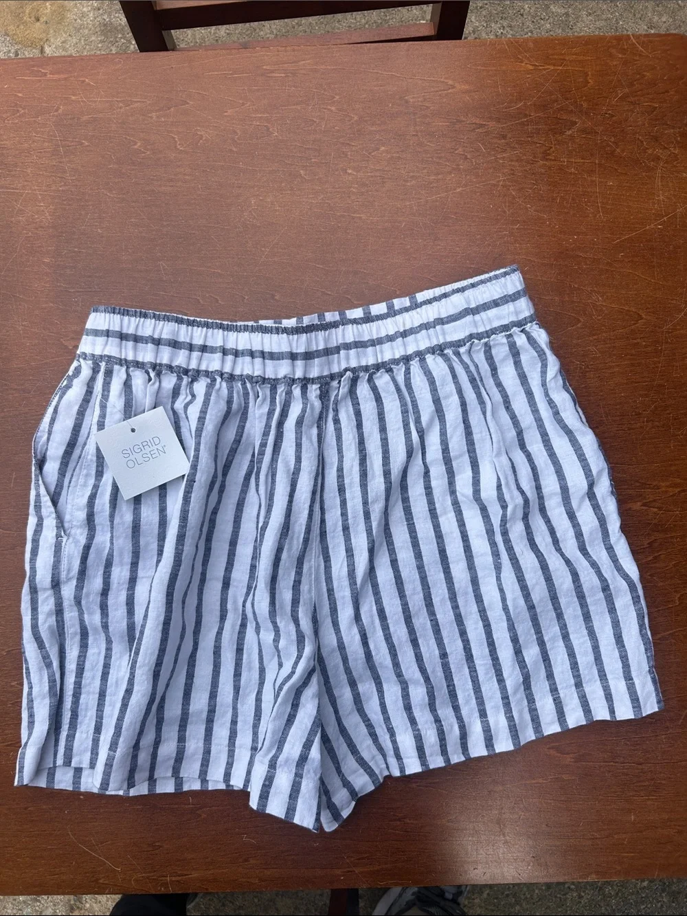 Sigrid Olsen Linen Blue and White Striped Shorts Size Medium mint condition